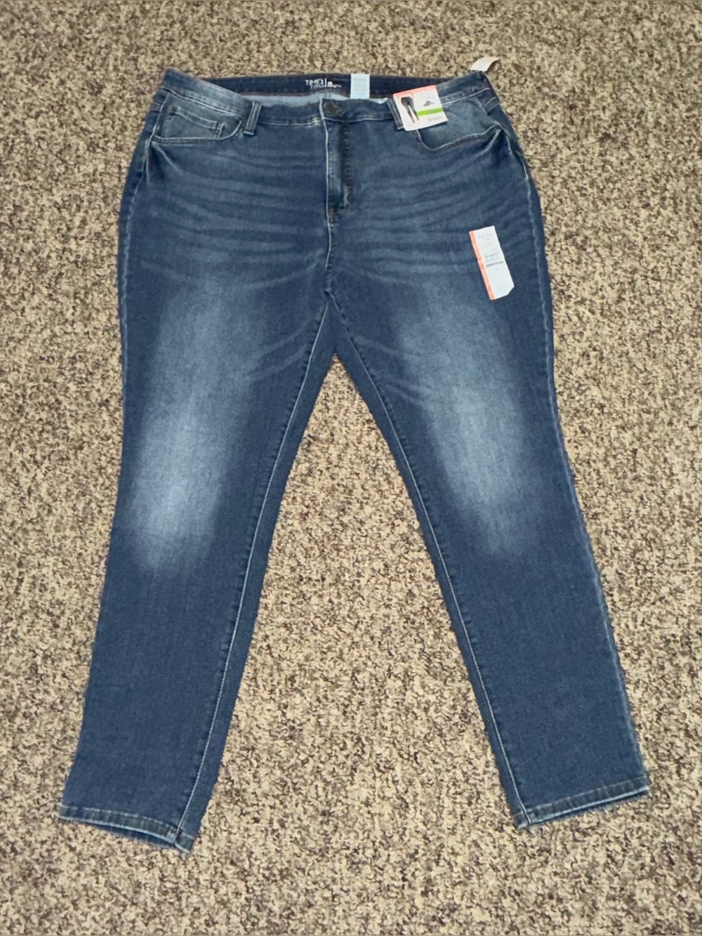 NWT women's size 18 jeans Plus-Size Dark Wash Stretch Jeans slim leg